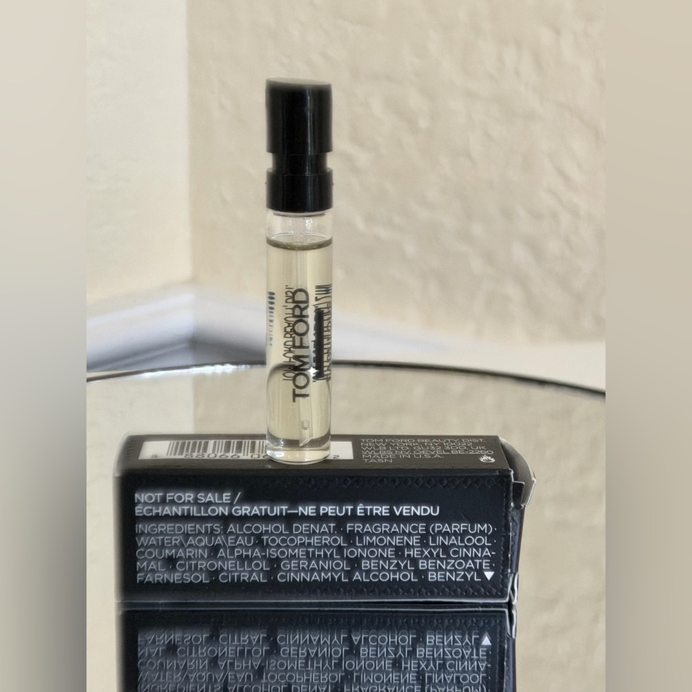 Tom Ford Fucking Fabulous NIB Unisex Spray Deluxe Sample 2ml - Picture 6 of 7